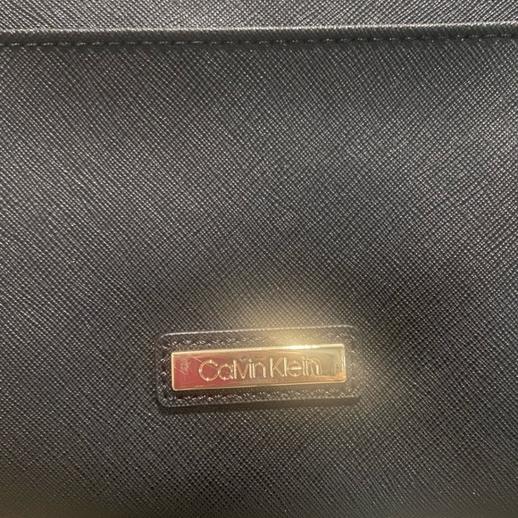 Calvin Klein Crossbody Black - Picture 3 of 6